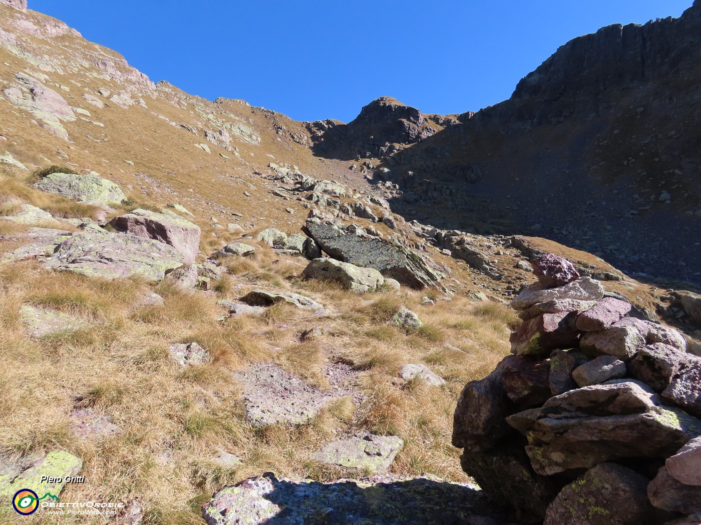 22 In salita dal lago alla cima del Pietra Quadra.JPG